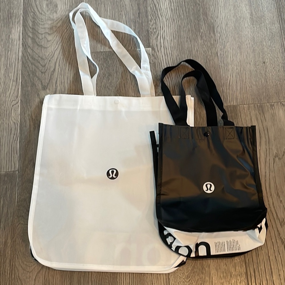 2 Lululemon shopping bags